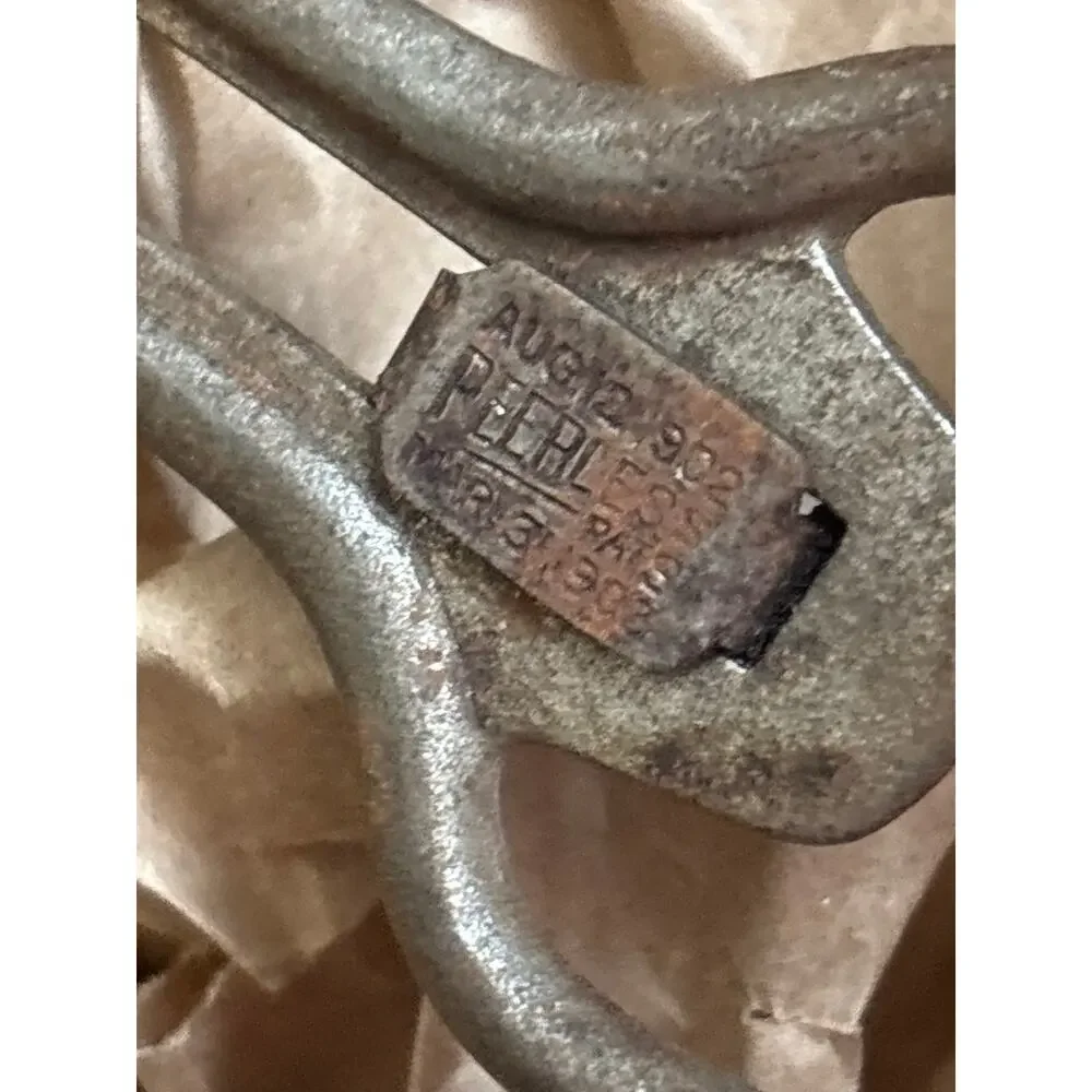 Antique Peerless Cast Iron Can Opener c1903 Hand Crank Tin Kitchen Tool USA